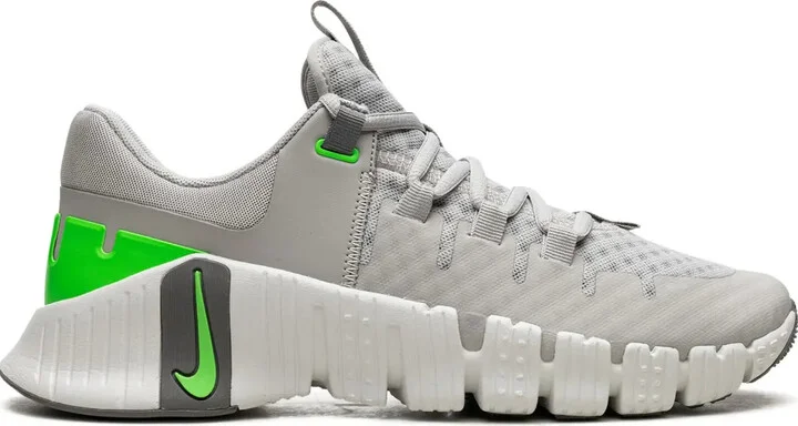 Free Metcon 5 "Light Iron" sneakers