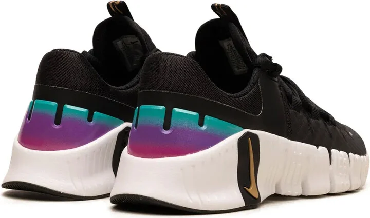 Free Metcon 5 “Metallic Gold” sneakers - Image 3