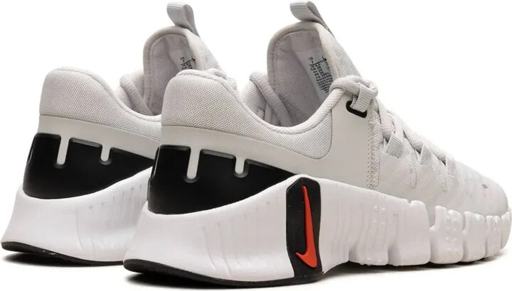 Free Metcon 5 "Photon Dust" sneakers - Image 3