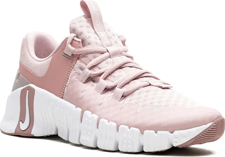 Free Metcon 5 "Pink Oxford" sneakers - Image 2