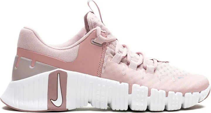 Free Metcon 5 "Pink Oxford" sneakers