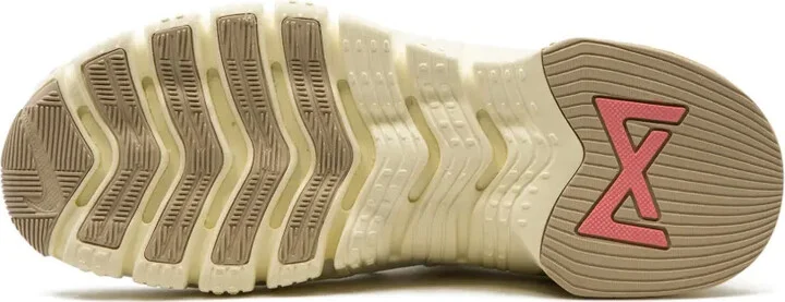 Free Metcon 5 "Sail/Sanddrift" sneakers - Image 4