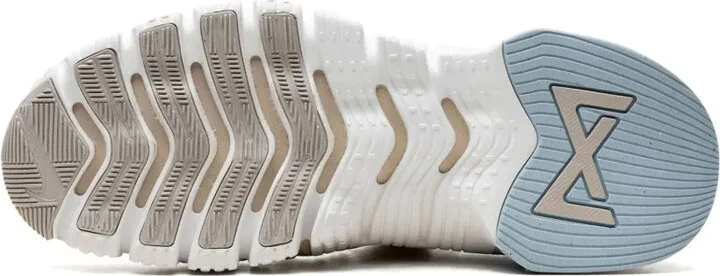 Free Metcon 5 "Sanddrift" sneakers - Image 4