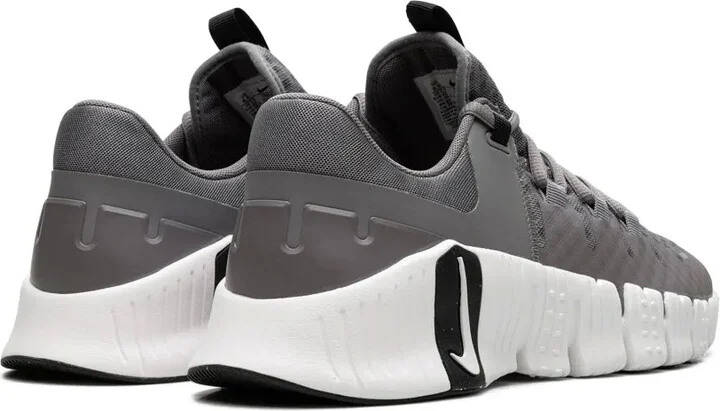Free Metcon 5 TB "Gunsmoke" sneakers - Image 3