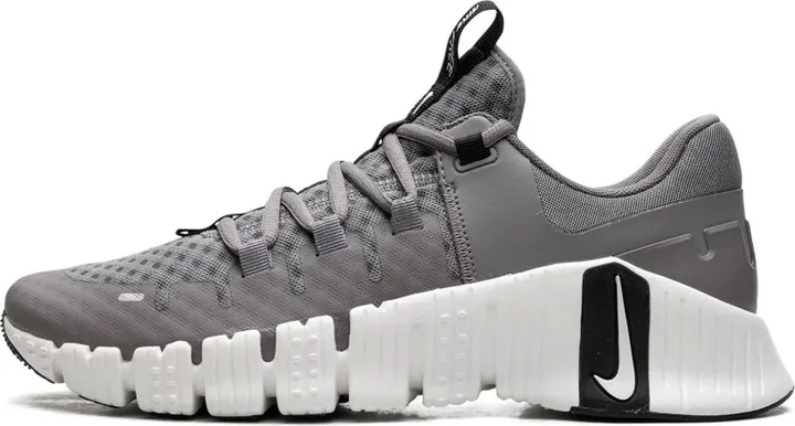 Free Metcon 5 TB "Gunsmoke" sneakers - Image 5