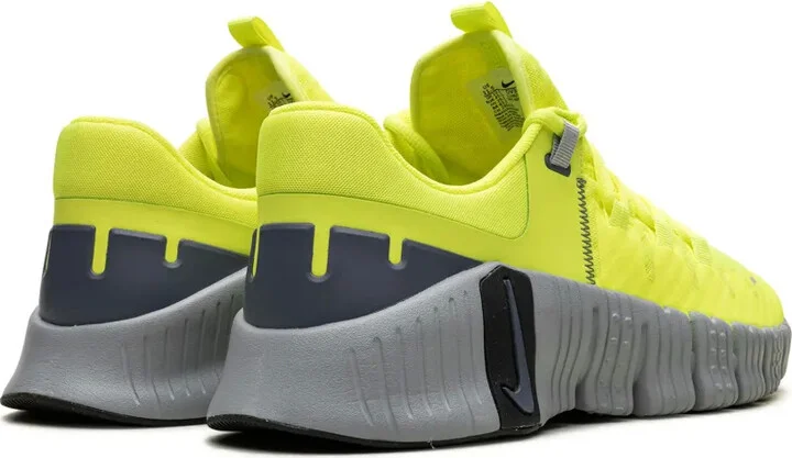 Free Metcon 5 "Volt/Wolf Grey" sneakers - Image 3
