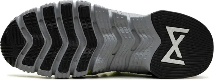 Free Metcon 5 "Volt/Wolf Grey" sneakers - Image 4