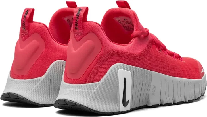 Free Metcon 6 "Aster Pink" sneakers - Image 3