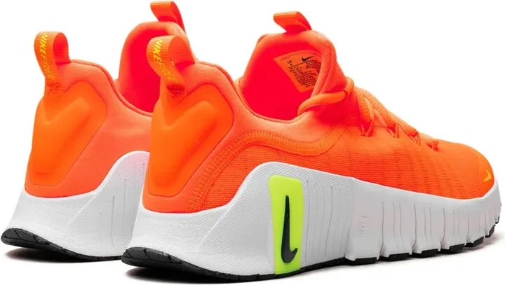 Free Metcon 6 "Orange" sneakers - Image 3