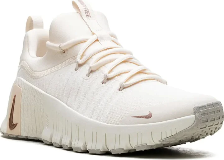 Free Metcon 6 "Pale Ivory/ Guava Ice/ Sail/Metallic Red Bronze" sneakers - Image 2
