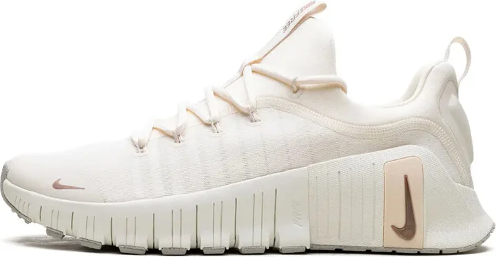 Free Metcon 6 "Pale Ivory/ Guava Ice/ Sail/Metallic Red Bronze" sneakers - Image 3