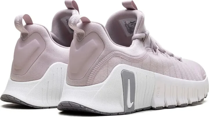 Free Metcon 6 "Platinum Violet" sneakers - Image 3