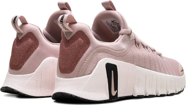 Free Metcon 6 PRM "Pink Oxford/Light Soft Pink/Black" sneakers - Image 3