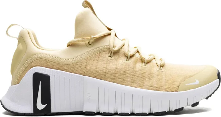 Free Metcon 6 "Vegas Gold/Black/White" sneakers
