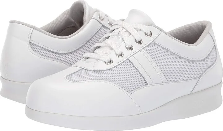 Free Time Sneaker Women's US 11 White Mesh Lace-Up Walking Shoes ZOGG147