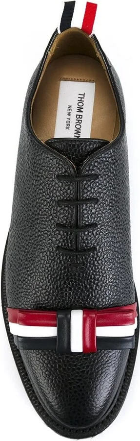 Frontal Striped Detail Lace-up Shoes