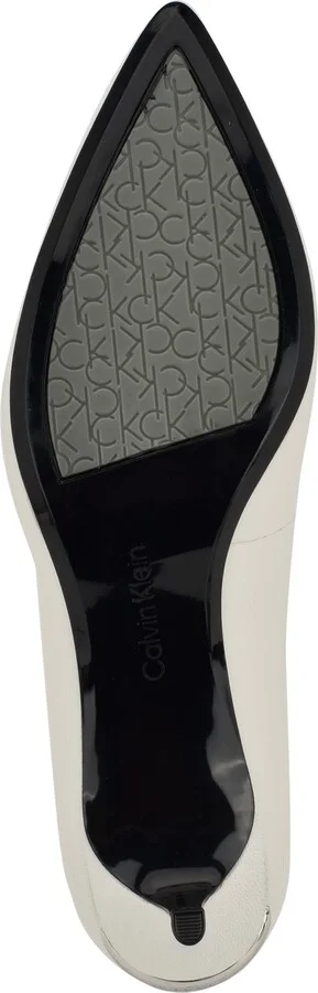 Gabrianna Kitten Heel Pump - Image 4
