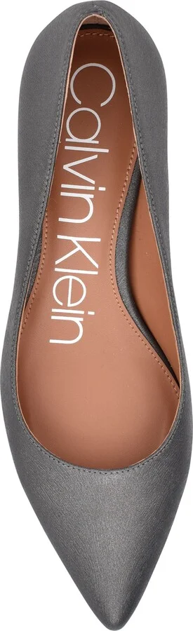 Gabrianna Kitten Heel Pump - Image 9