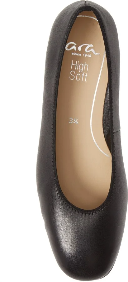 Gabrielle Pump - Image 11