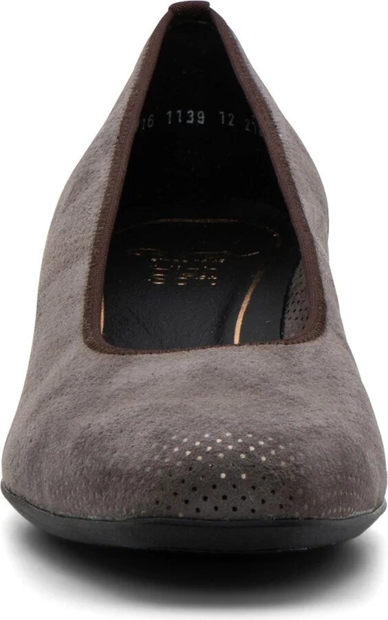 Gabrielle Pump - Image 4