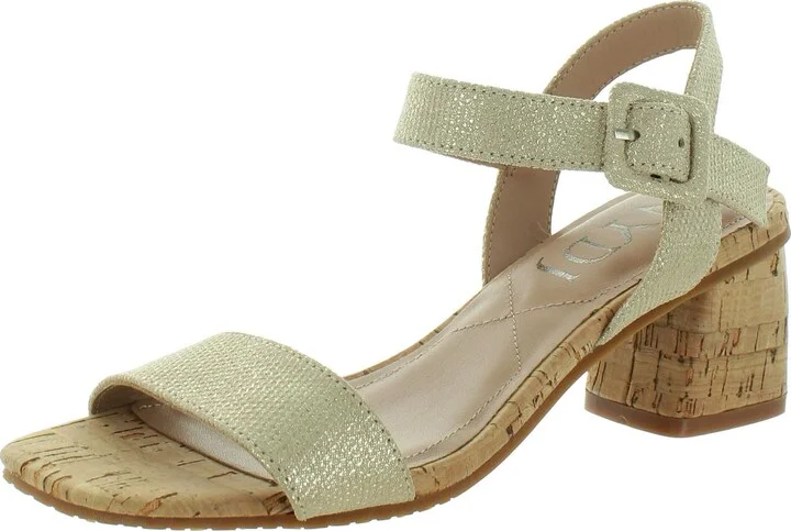 Gaiana 33 Womens Embossed Buckle Pumps