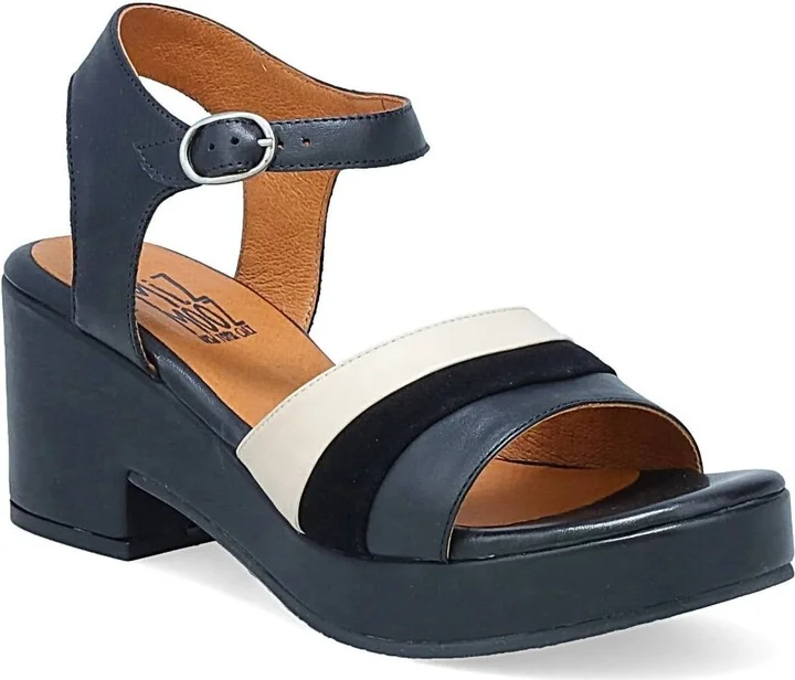 Gala Sandal In Black