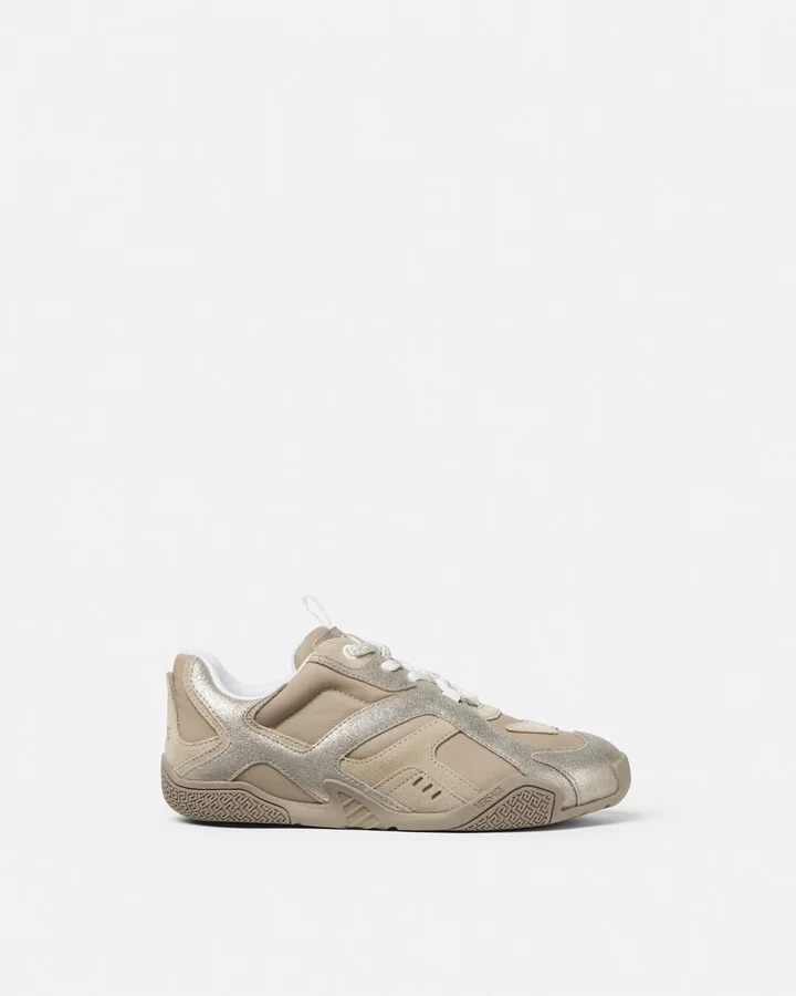 Galaxia Sneakers