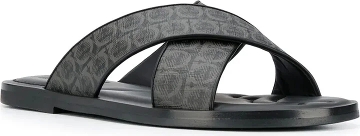 Gancini leather pool slides - Image 2