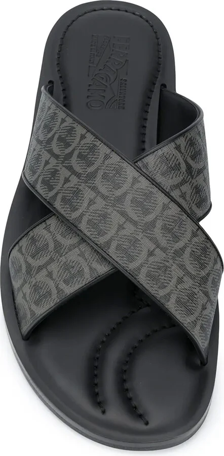 Gancini leather pool slides - Image 4