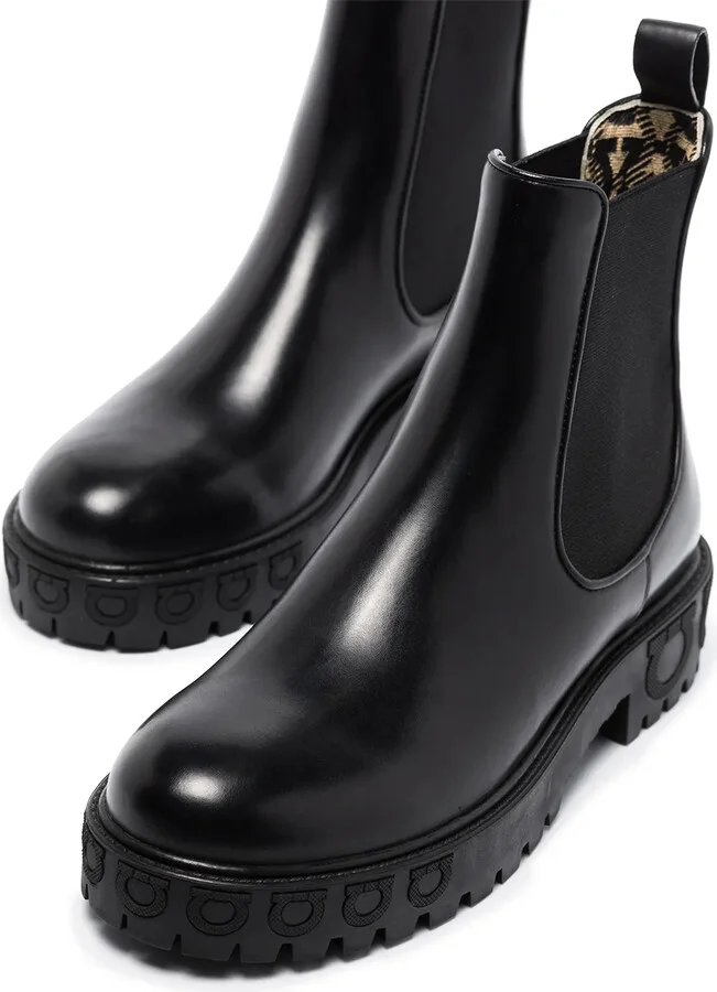 Gancini logo detail Chelsea boots - Image 4