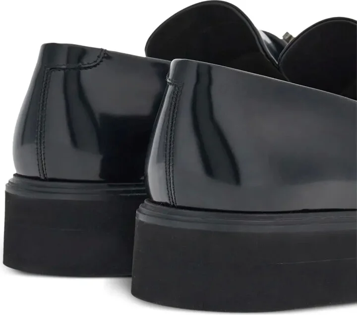 Gancini-ornament leather loafers - Image 3