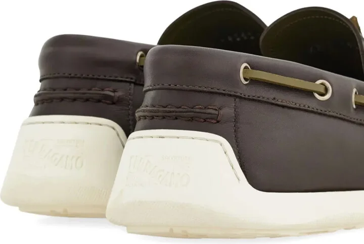 Gancini-plaque boat shoes - Image 5
