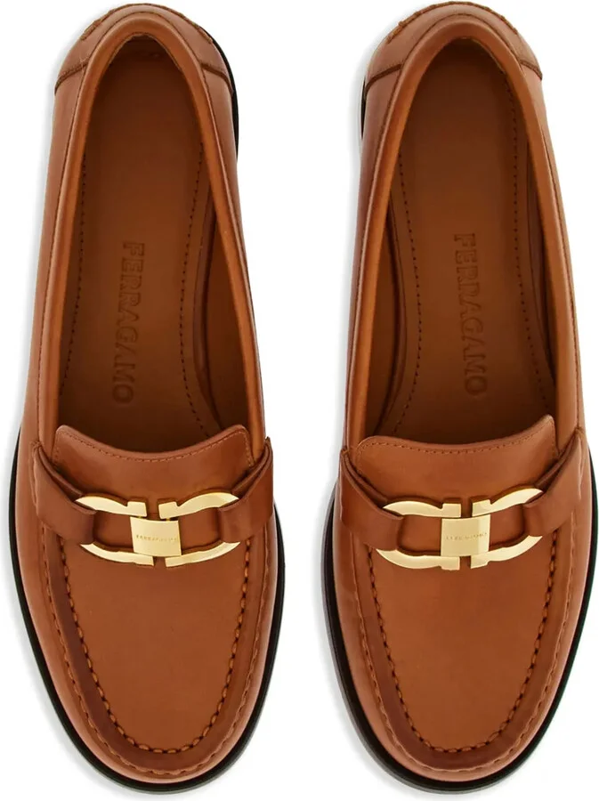 Gancini-plaque leather loafers - Image 4