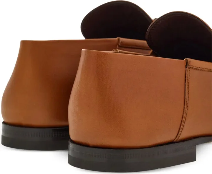 Gancini-plaque leather loafers - Image 3