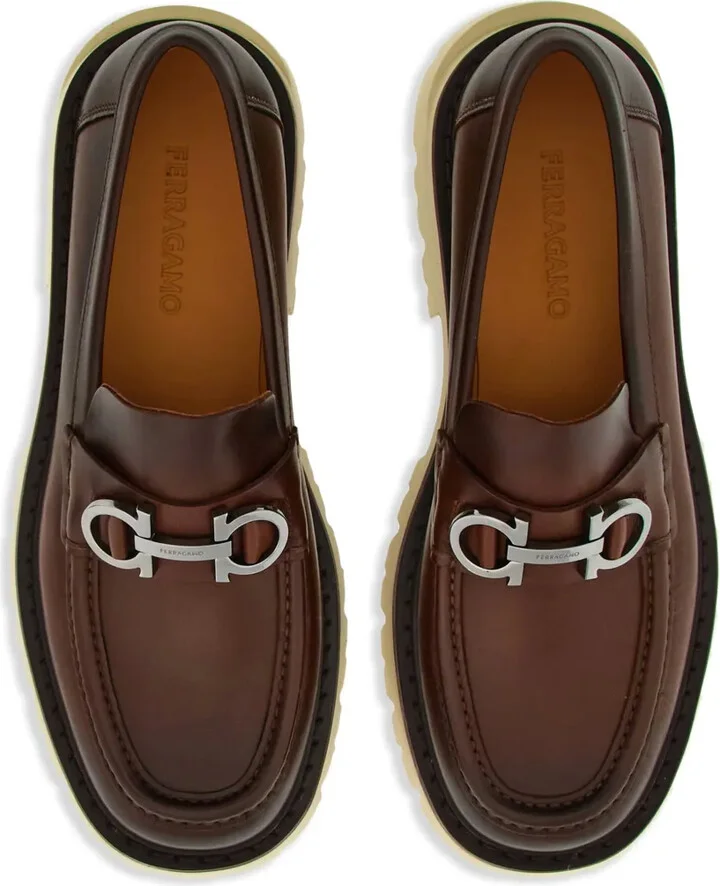 Gancini-plaque leather loafers - Image 4
