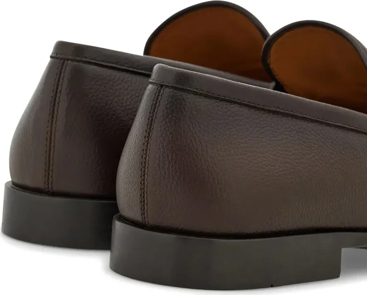 Gancini-plaque leather loafers - Image 3
