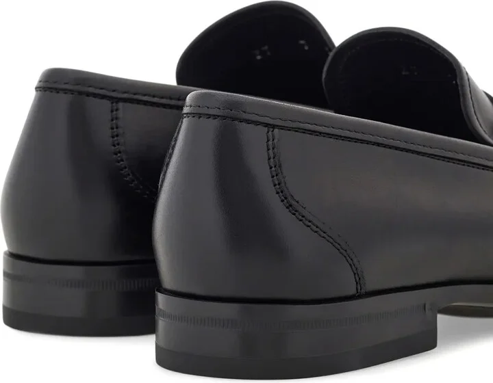 Gancini-plaque leather loafers - Image 3