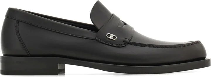 Gancini-plaque leather loafers