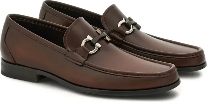 Gancini-plaque loafers - Image 2