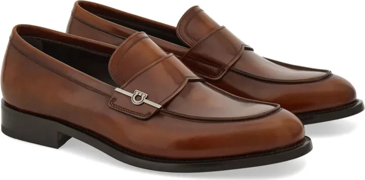 Gancini-plaque loafers - Image 2