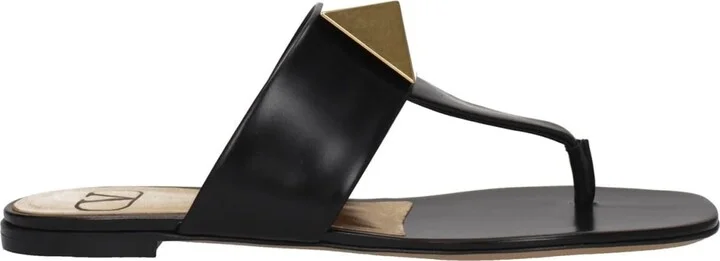 Garavani One Stud Leather Thong Sandals