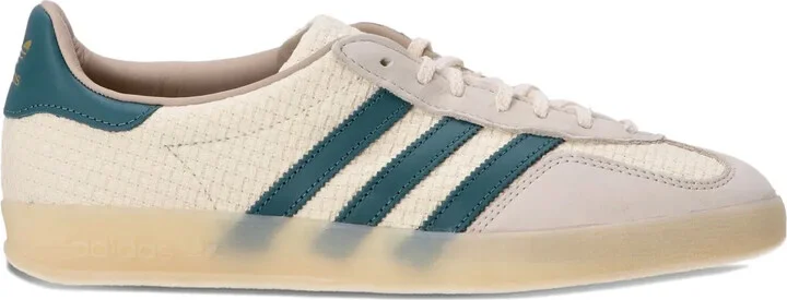 Gazelle three-stripe textured sneakers