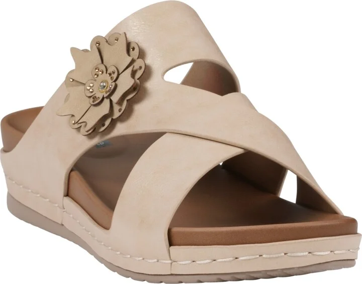 Gc Shoes Women's Nessie Flower Wedge Sandals