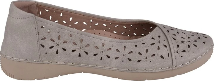 Gc Shoes Women's Nysha Round Toe Laser Cut Flats - Image 10