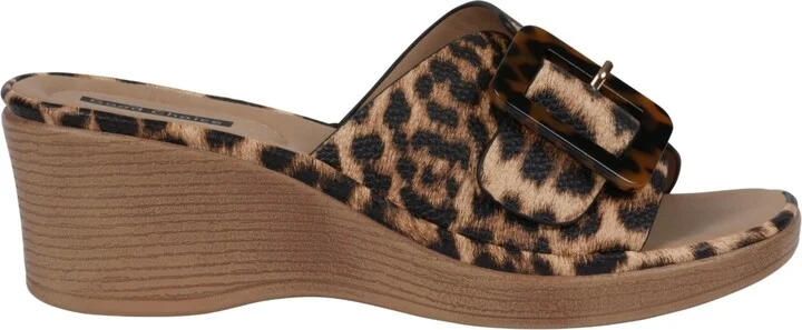 Gc Shoes Women's Teri Buckle Wedge Sandals - Image 6