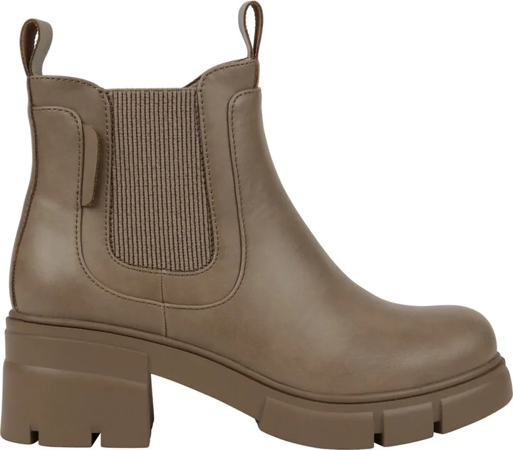 Gc Shoes Women's William Pull Tab Lug Sole Chelsea Booties - Image 6