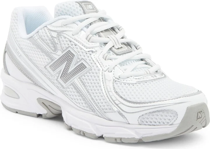 White/ Silver Metallic