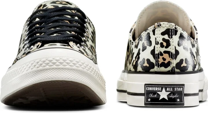 Gender Inclusive Chuck 70 Glow in the Dark Oxford Sneaker - Image 7