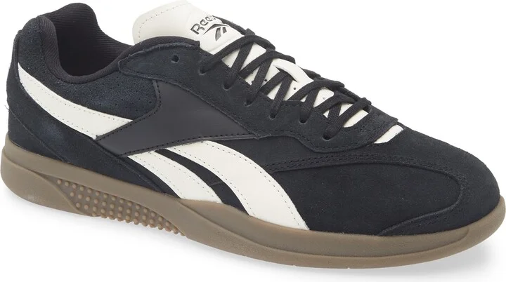 Gender Inclusive Hammer Street Soccer Sneaker