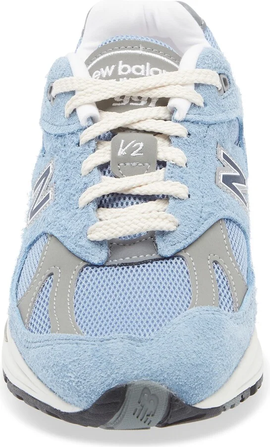 Gender Inclusive Made in UK 991 v2 Sneaker - Image 4